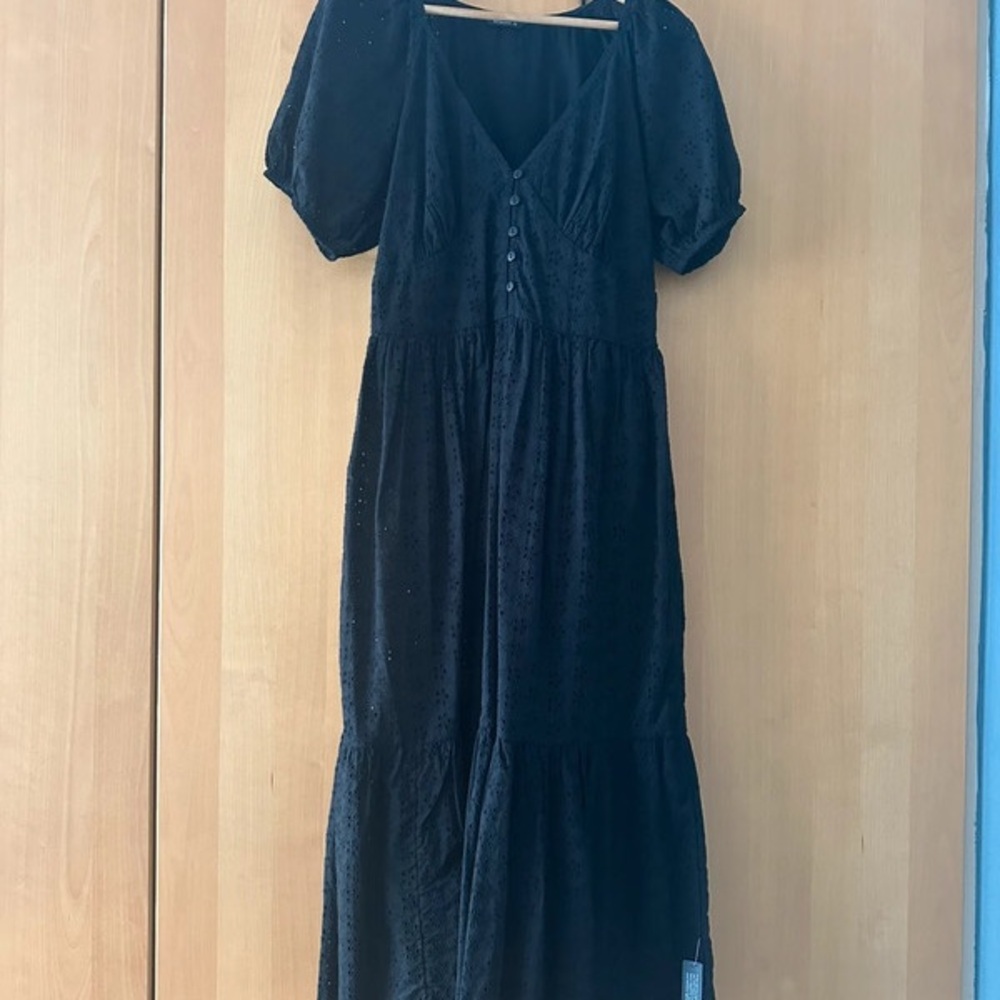 Elegant Black Maxi Dress with Button Accents